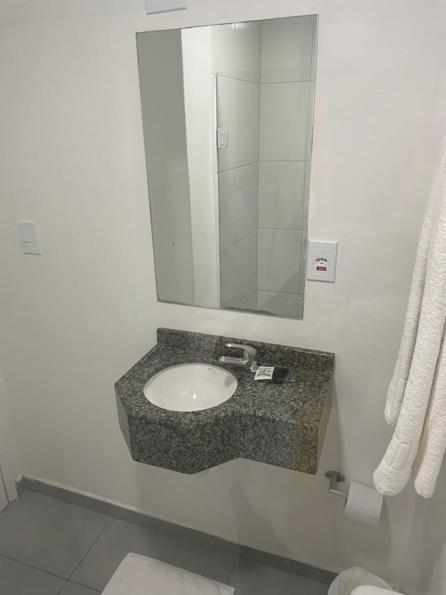 Hotel De Carvalho 2*